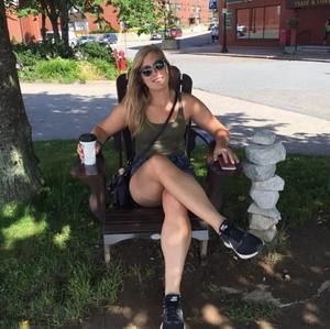 Meet your Posher, Amber